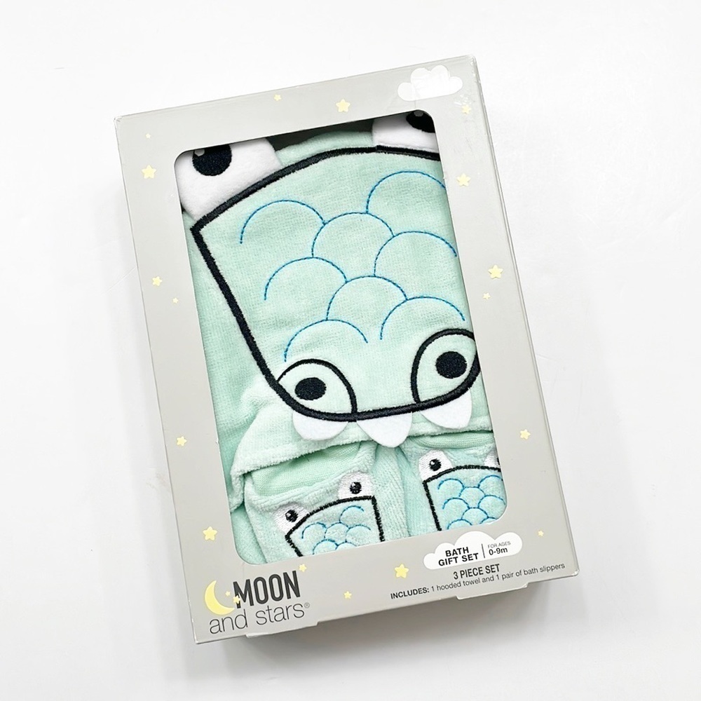 NEW Moon And Stars 3 Piece Set Alligator Hooded Towel + Pair Of Bath Slippers